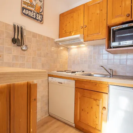 Apartment Apartment Le Curling B - Val Claret-21 By Interhome *